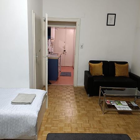 Wohnung In Der Naehe Wiener Stadthalle Und Zentrum 9 Esterno foto