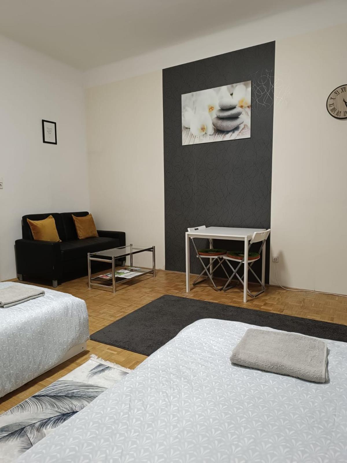 Wohnung In Der Naehe Wiener Stadthalle Und Zentrum 9 Esterno foto